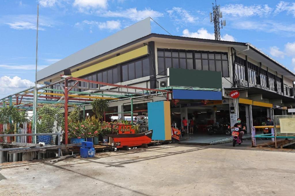 Oyo 90474 Skycity Motel Klang Exterior photo